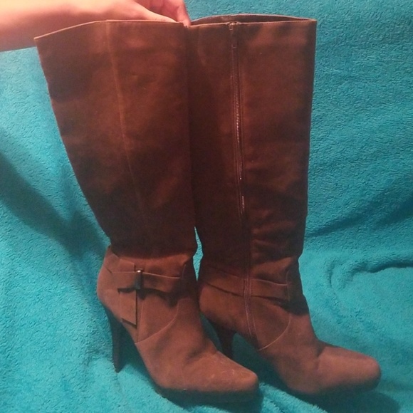 Boots - Picture 2 of 3